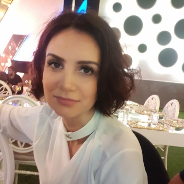 Özlem  Acarlar 